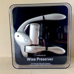 Rabbit wine preserver